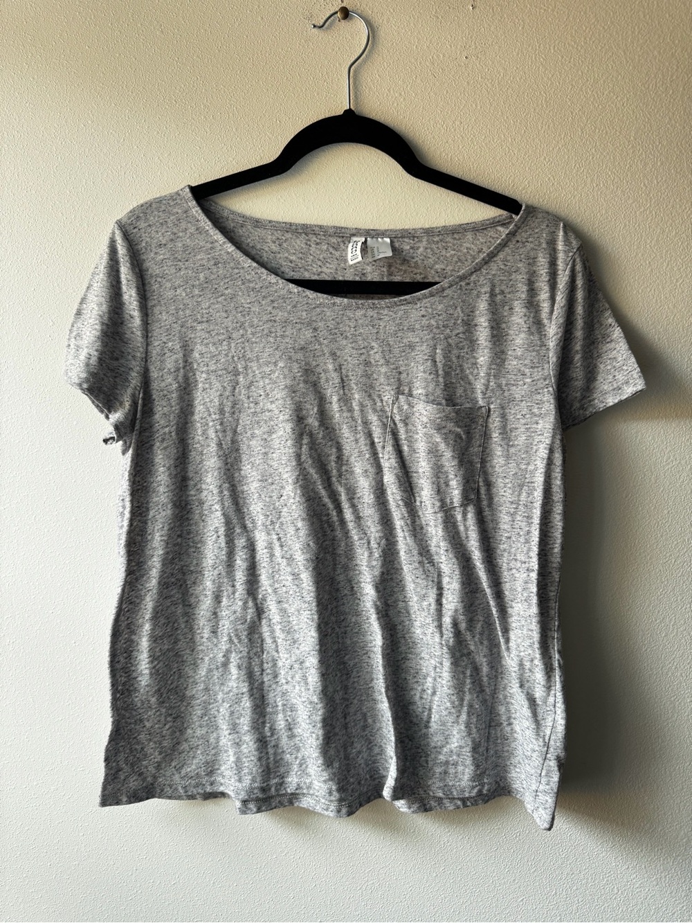H&M Divided Casual Heather Gray Scoop Neck Pocket Tee